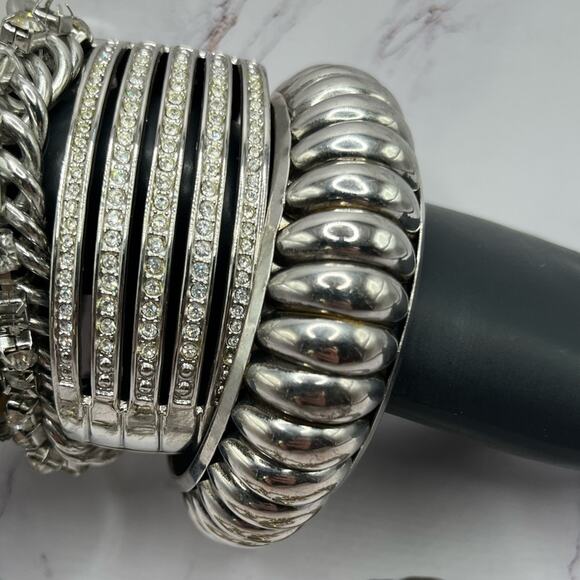 Set of 11 silver and gold tone bracelets - Picture 4 of 10